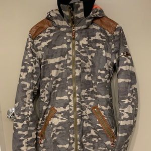 Roxy Camo Snowboarding Jacket (M)